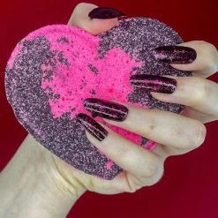 POISON LOVE BOMB Skulls Heart [Pink & Black] | BATH BOMB -Wixcraft Candles shop Pink and Black Heart e49406a5 8b94 413d b1cb c8360f8361e3 700x700