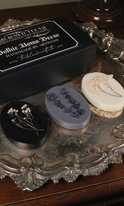 THE BLACKENED TEETH Valentines Blackened Botanics Melt Pots | GIFT BOX 2 THE BLACKENED TEETH Valentines Blackened Botanics Melt Pots | GIFT BOX - Image 2