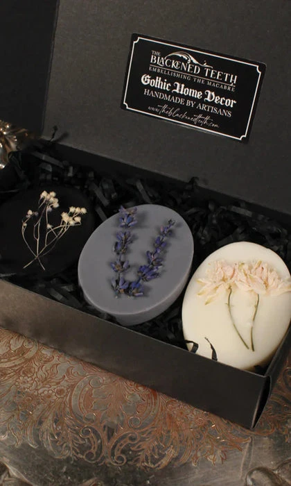 THE BLACKENED TEETH Valentines Blackened Botanics Melt Pots | GIFT BOX 1 THE BLACKENED TEETH Valentines Blackened Botanics Melt Pots | GIFT BOX